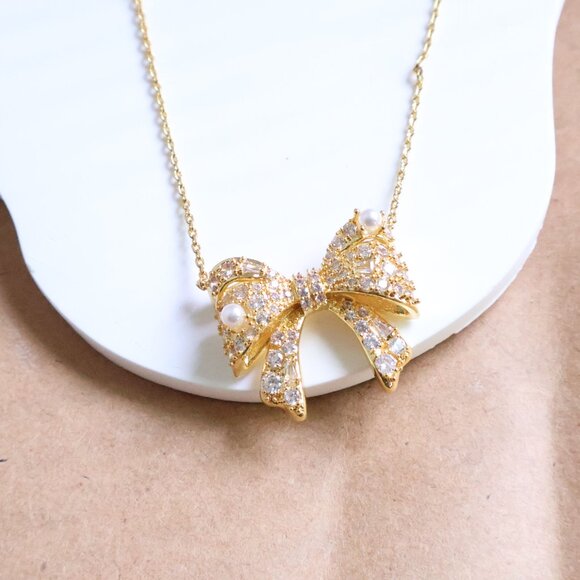 Kendra Scott Bow Necklace | Krista | Gold White Mix - Picture 2 of 2